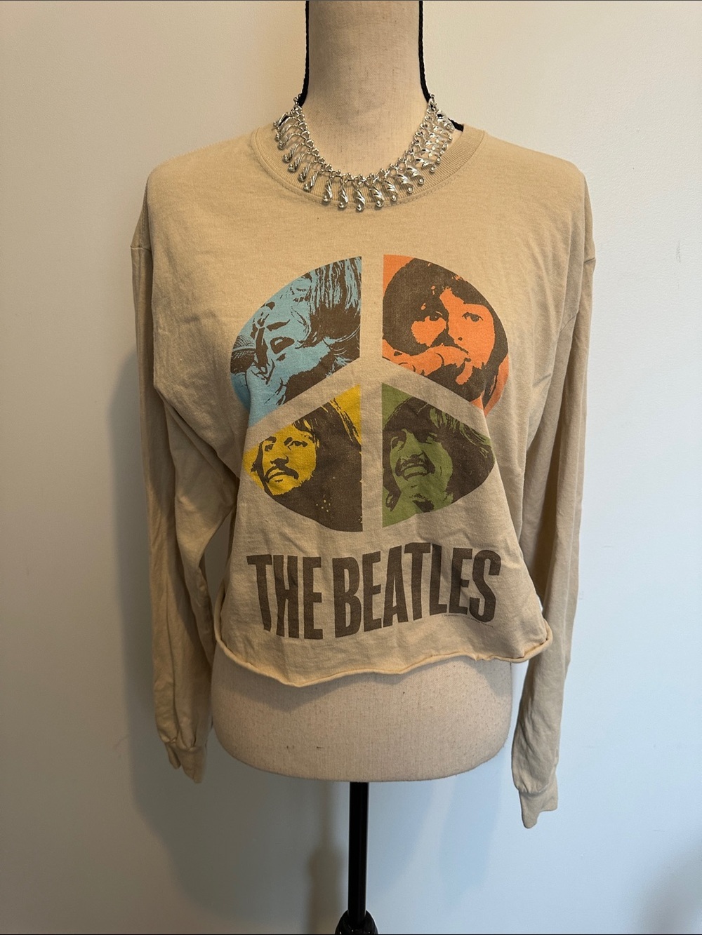 Junkfood Clothing The Beatles Peace Sign Graphic Long Sleeve Tee Small Cropped